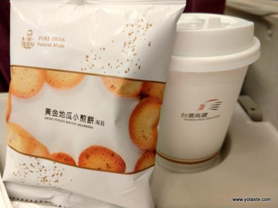 眼鏡伯芒果乾及飛機米果在台灣高鐵商務艙大量採用，日本朋友會喜歡的台灣芒果禮盒就是眼鏡伯